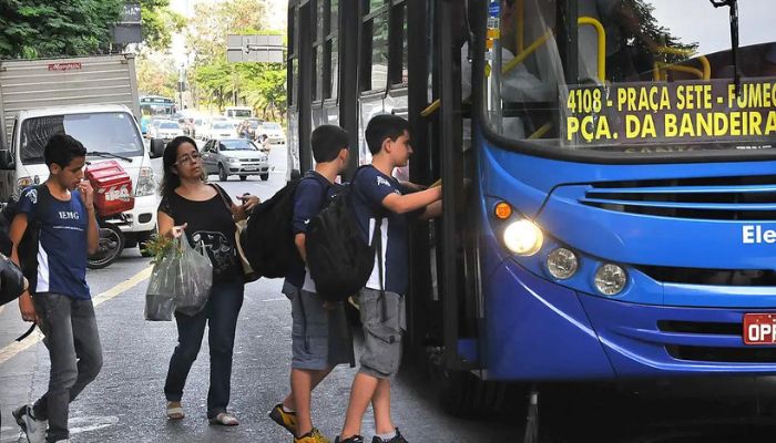Volume de serviços recua 0,6% em outubro, revela IBGE